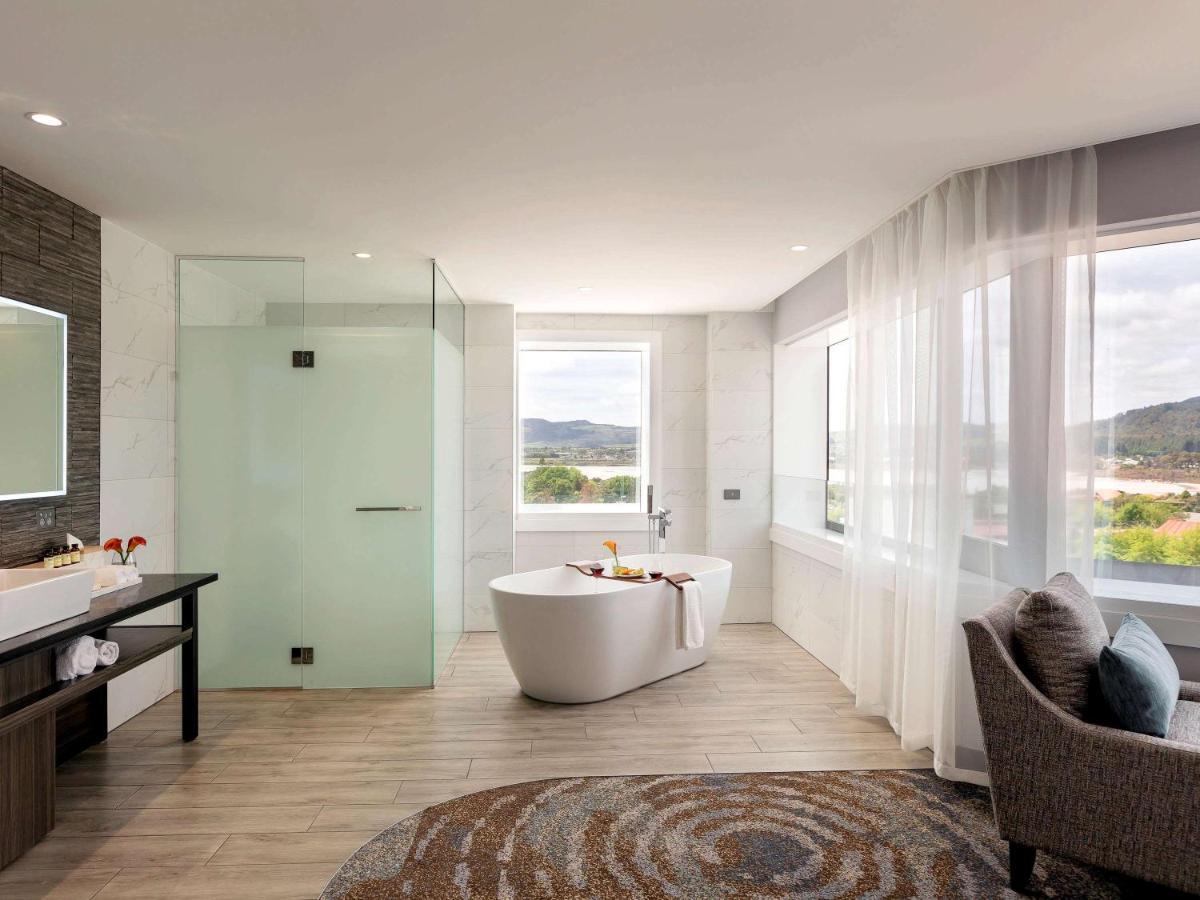 Hotel Pullman Distretto di Rotorua Esterno foto Bathroom